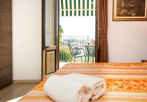 B&B Lori, Забронировать Отель «постель и завтрак» Граведона Озеро Комо