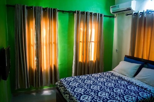 Summer Vista Ensuite Hotel, Забронировать Отель Икеджа Штат Лагос