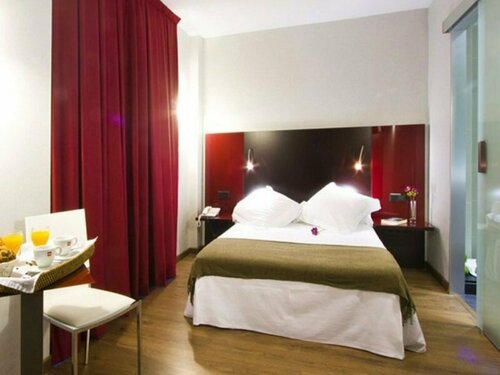 SM Hotel Sant Antoni, Забронировать Отель Эшампле Барселона, рядом с Cases Cabot