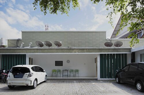 RedDoorz @ Tondano Benhil, Забронировать Отель Тана Абанг Джакарта, рядом с LSPR Jakarta