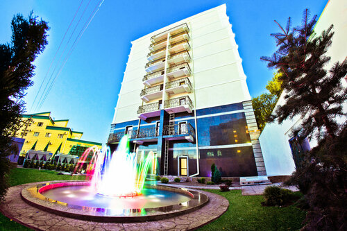 Plaza Hotel Bishkek, Забронировать Отель Отели Бишкека с парковкой, Парковка