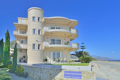 Aristea Apartments, Забронировать Апартаменты/квартира Отели Айя-Румели с парковкой, Парковка