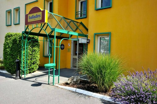 Hôtel Balladins Chalons En Champagne, Rezerwuj Hotel Hotele w Champagne z parkingiem, Parking