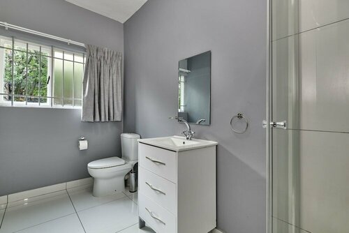 Inn & Out Sandton, Buchen Sie Hotel Sandton 