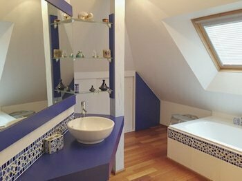 B&B - En Alsace avec Annie, Book Bed and Breakfast Hotels in Saverne with Parking, Parking