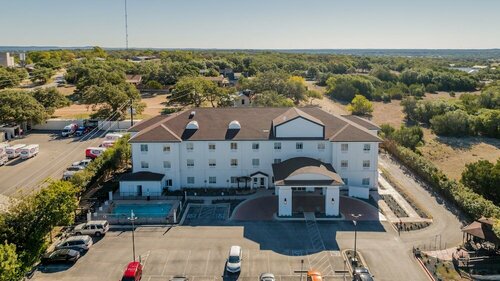 Blanco River Hotel, Забронировать Отель Бланко Texas Hill Country, рядом с Парк штата Бланко