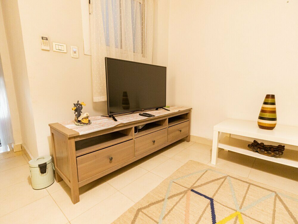 Lily Mint Retreat Inviting 3BR Apartment