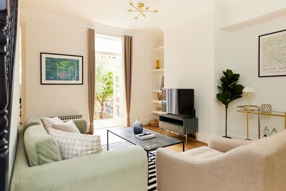 The London Getaway - Seductive 3bdr House With Garden, London