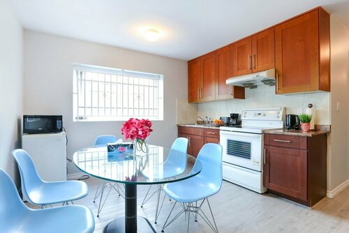 Family Home-Metrotown by Elevate Rooms, Забронировать Дом для отпуска Бернаби Lower Mainland British Columbia