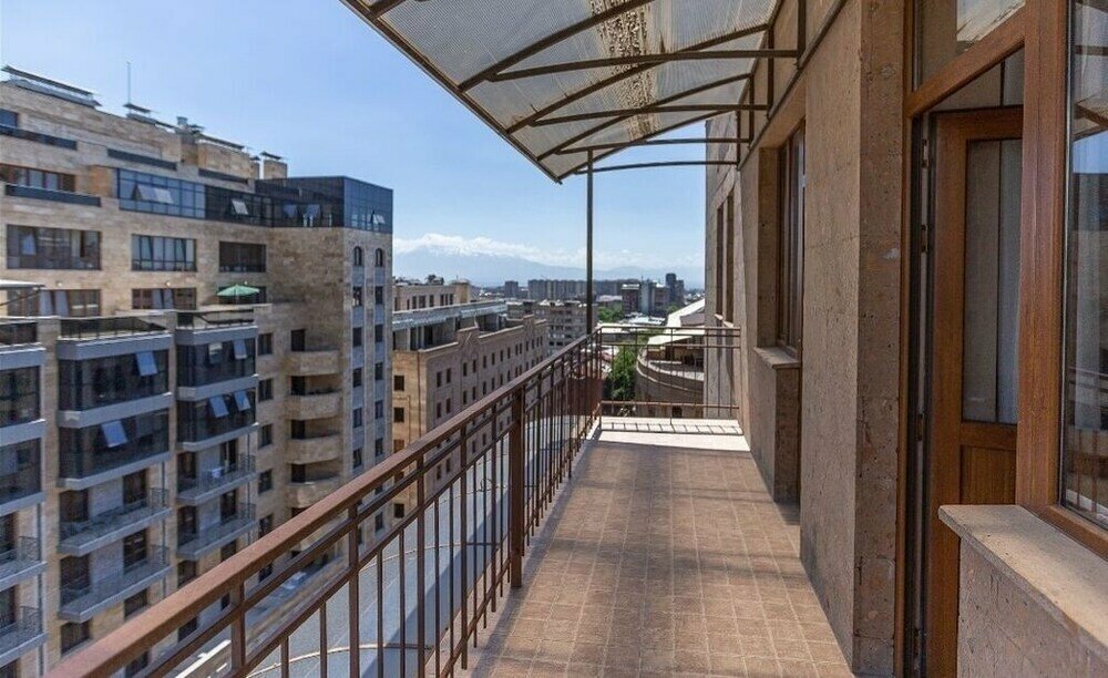 On Amiryan Str. 4/6-135 Apartments