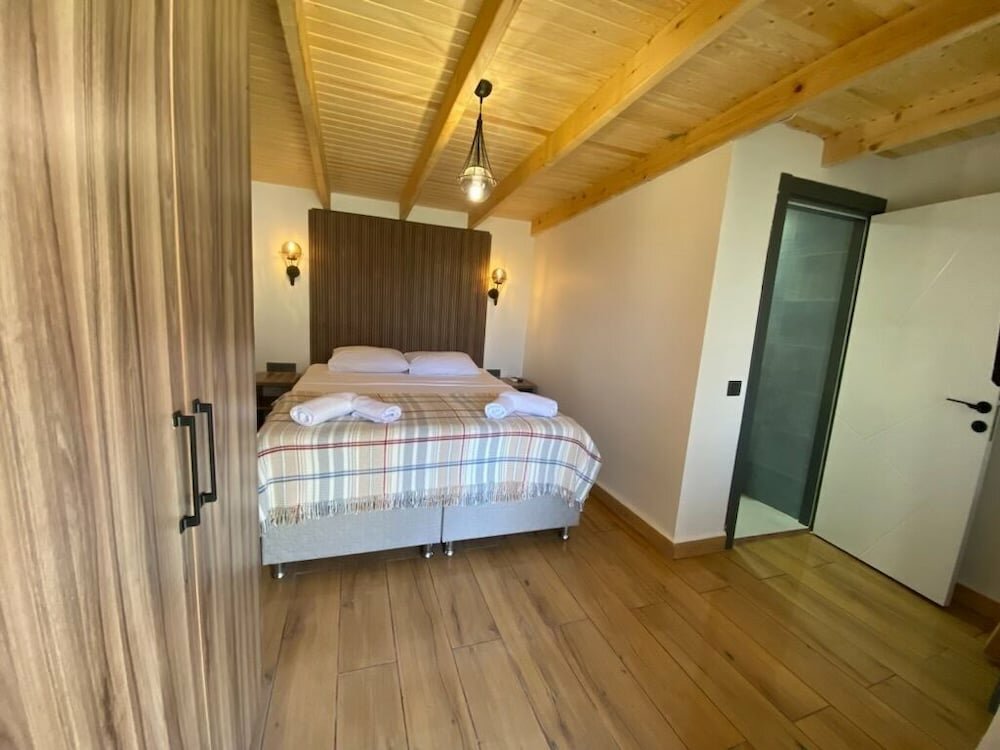 Tinos Hotel & Vineyard House