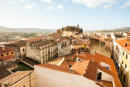Hostal Goyesco Plaza, Varaa Hostelli Plasencia 
