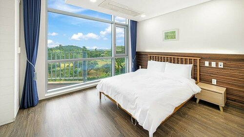 Jeju Color in Jeju Pension, Забронировать Отель Отели Согвипхо с парковкой, Парковка