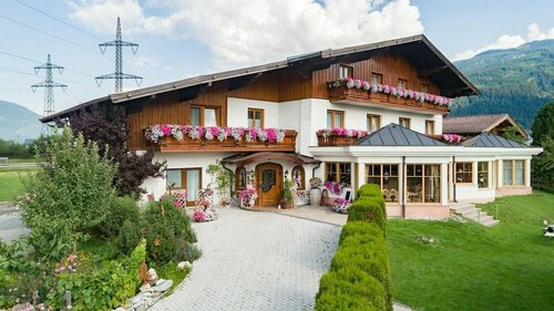 Ski Dome Appartements, Book Chalet Kaprun Villas, nær Lechnerberg II Ski Lift, Villa