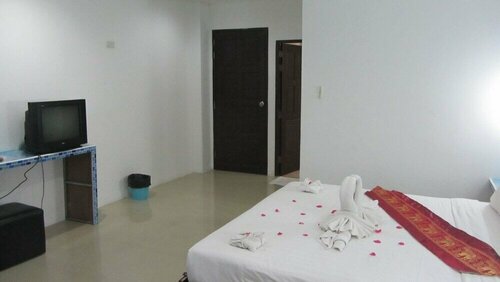 Happy Fish Guesthouse, Забронировать Отель Отели Патонг-Бич с завтраком, рядом с Banzaan Fresh Market, Завтраки