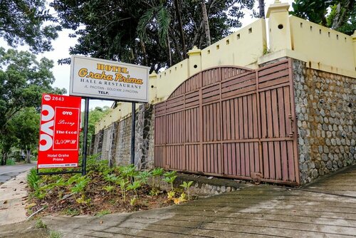 OYO 2643 Hotel Graha Prima, Reservar Hotel Hotéis em Pacitan com estacionamento, Estacionamento