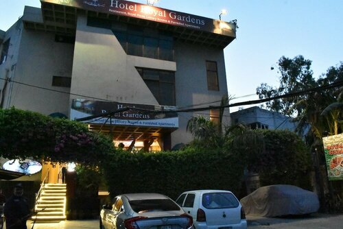 Hotel Royal Gardens, Rezerwuj Hotel Hotele w Lahaur z parkingiem, Parking