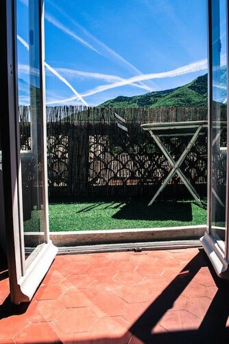 La Chambre 21, Entrevaux EN Provence, proche de Nice, Забронировать Отель Кастеллан 