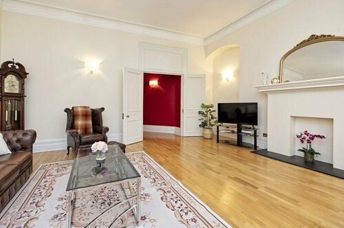 Historic Whitehall Flat in SW1 by Underthedoormat, Забронировать Апартаменты/квартира Апартаменты Большого Лондона, Апартаменты/квартира