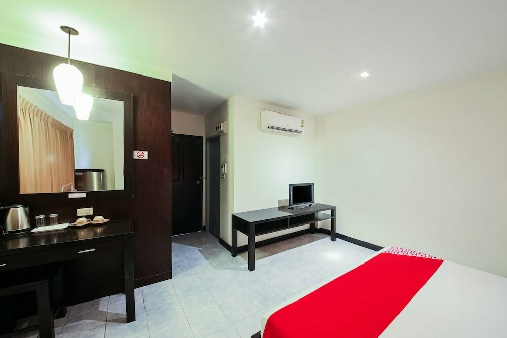 Roar Inn Patong