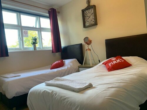 The Crafty Cow, Rezervați Pensiune Hoteluri în Bristol cu parcare, Parcare