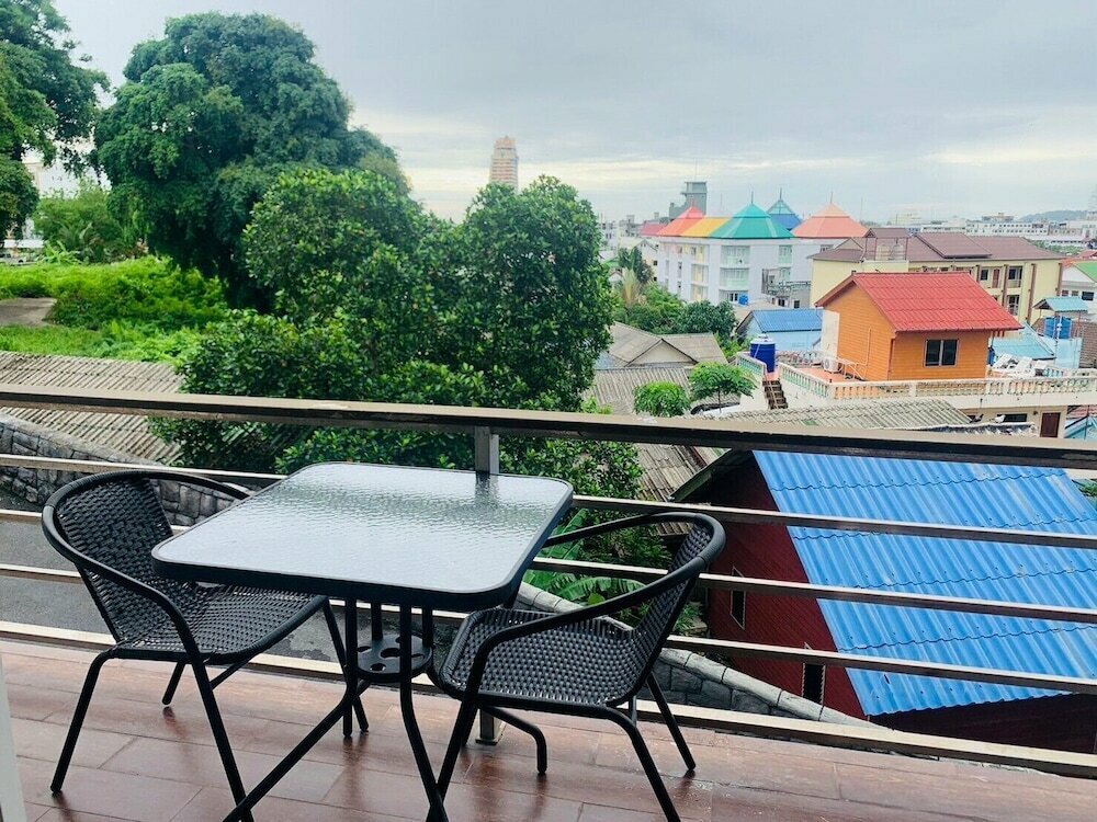 Oceanview Treasure Hotel & Residence