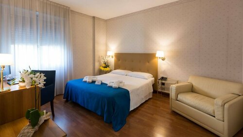 Hotel Lombardia, Prenota Hotel Città Studi Milano, vicino a Stazione Metro Piola