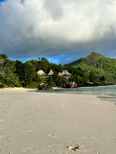 Kempinski Seychelles Resort, Забронировать Курортный отель Отели Бэ Лазара - Маэ с бассейном, Бассейн