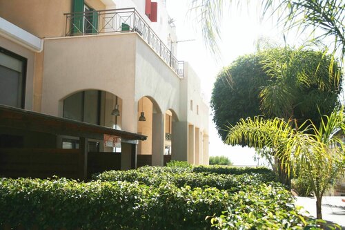 Sunrise Arches Apartments
