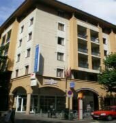 Kyriad Chambéry Centre - Hôtel et Résidence, Забронировать Отель Шамбери Chartreuse