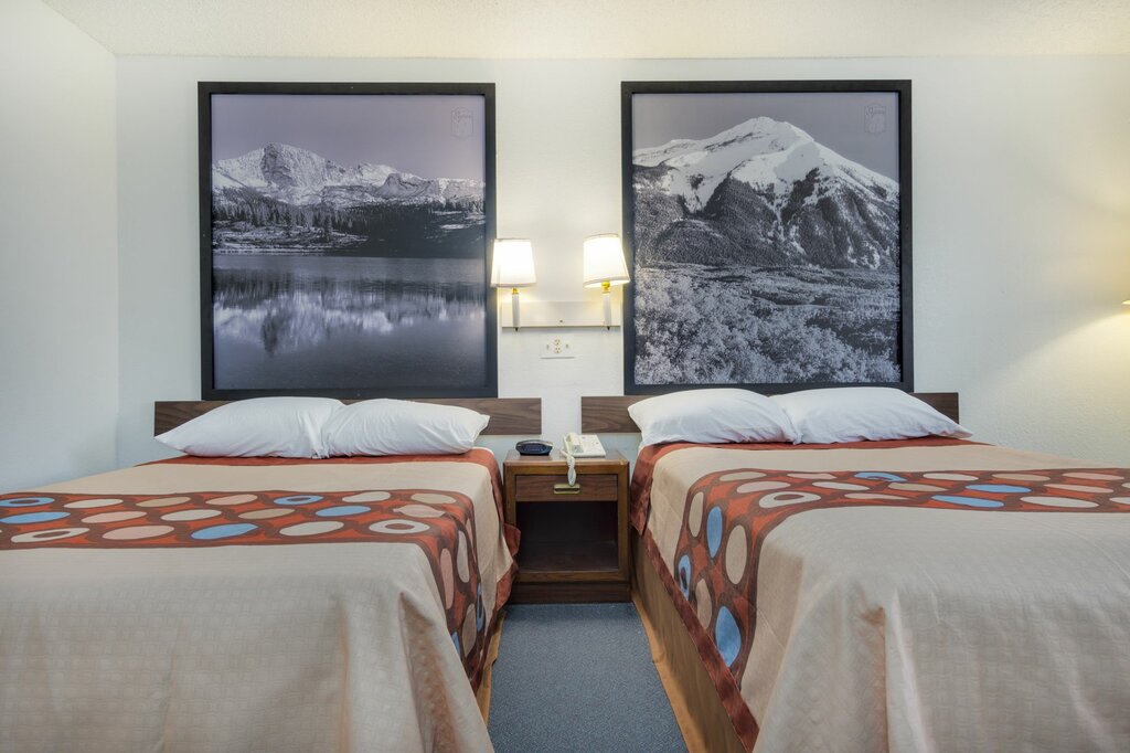 Super 8 By Wyndham Limon