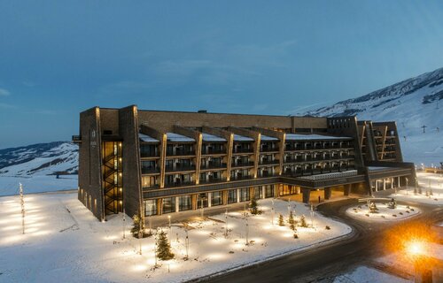 Shahdag Hotel & Spa, Забронировать Курортный отель Шахдаг Гусарский район, рядом с Горнолыжный курорт Шахдаг
