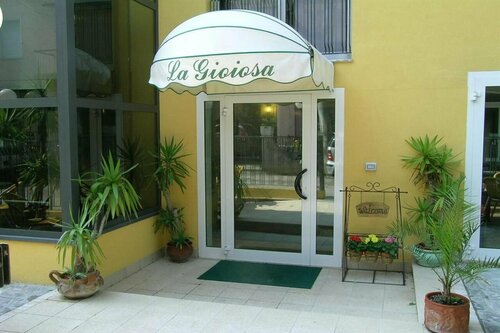 Hotel La Gioiosa, Забронировать Отель Отели Римини с бассейном, Бассейн