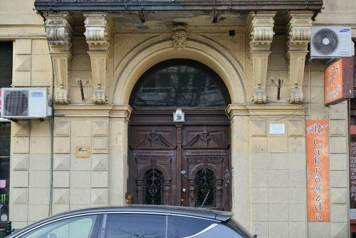 Diamonds Apartments, Забронировать Апартаменты/квартира Отели Будапешта с парковкой, рядом с Станция метро Kalvin Square, Парковка