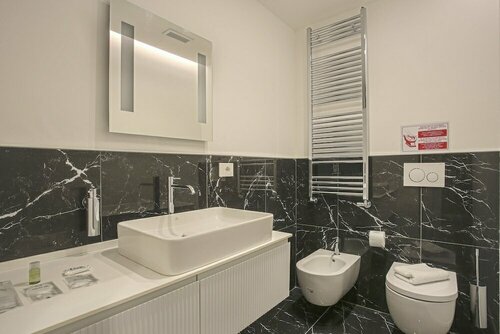 Milan Luxury Apartment-hosted by Sweetstay, Забронировать Апартаменты/квартира Милан Ломбардия, рядом с Villa Necchi Campiglio