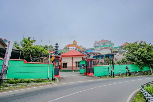 SPOT ON 90100 Hotel Kediri Bandungan, Забронировать Отель Бандунган провинция Центральная Ява