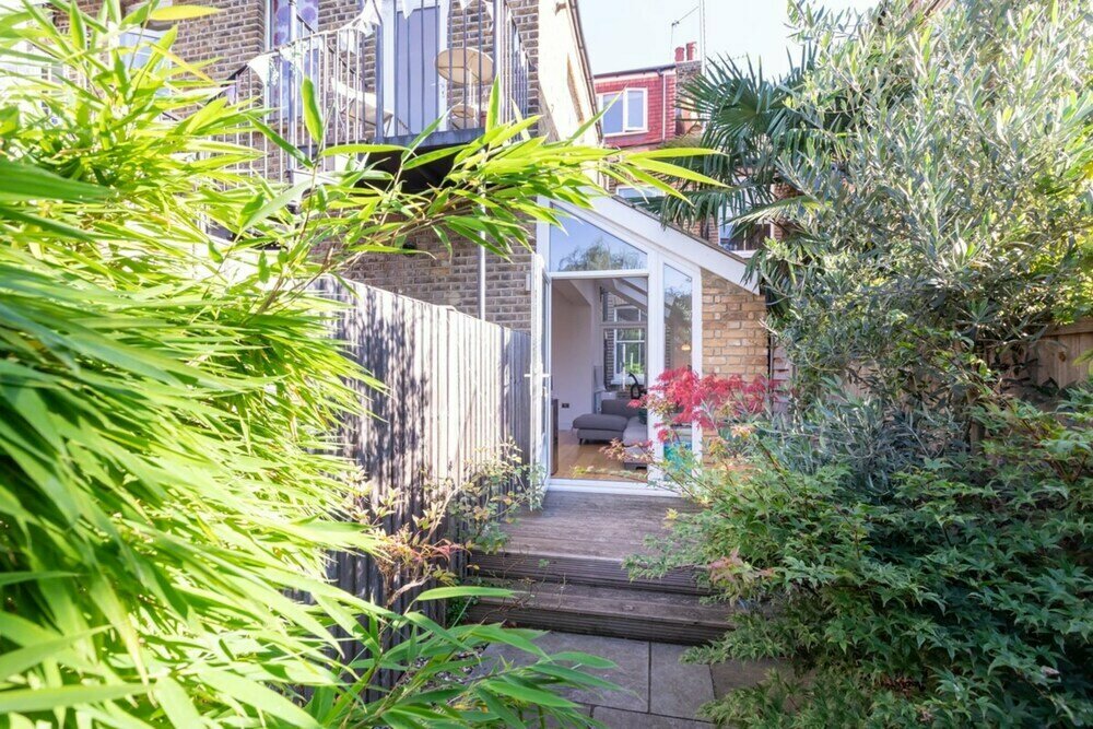 Modern & Beautifully-lit 1 Bedroom Flat, Sheperd's Bush!