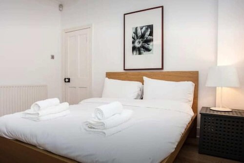 Stylish Newly Refurbished 2 Bedroom Flat With Terrace, Забронировать Апартаменты/квартира Апартаменты Большого Лондона, Апартаменты/квартира