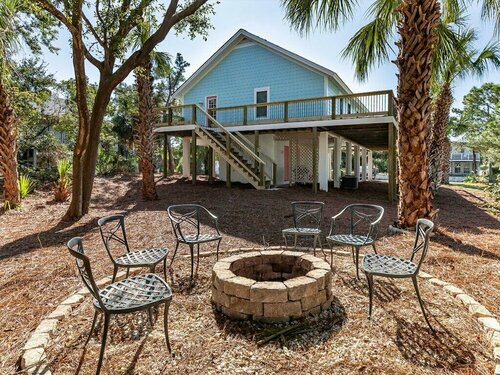 Seaside Shenanigans, Prenota Hotel Tybee Island Georgia