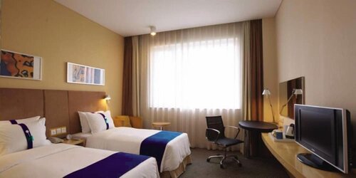 Holiday Inn Express Guilin City Center by IHG, Забронировать Отель Сюфэн Гуйлинь, рядом с Пагоды Солнца и Луны