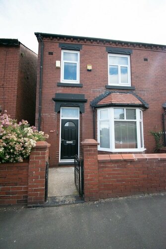 Ideal Lodgings in Royton, Забронировать Отель Олдем Большой Манчестер
