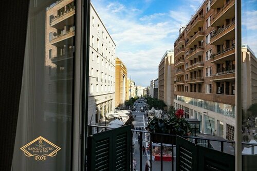 Napoli Centro Suite e Spa, Забронировать Курортный отель СПА-отели Неаполя, рядом с Порт Моло-Беверелло, SPA-услуги