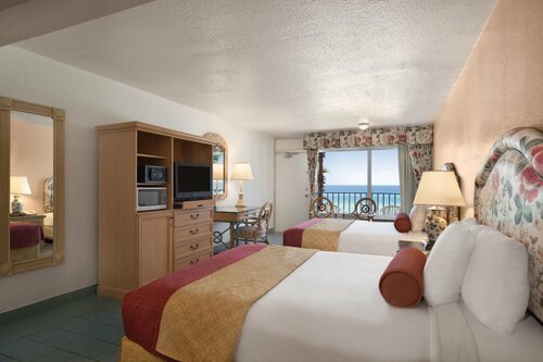 Days Inn Panama City Beach, Boek Resort Hotels in Panhandle Florida met zwembad, Zwembad