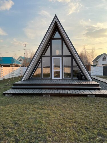 FOUR-FRAME, Boek Pension Zelyony Pad farming co-op Omsky District