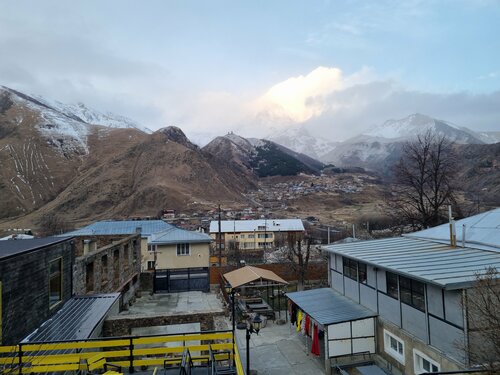 Wooden Hotel Kazbegi, Забронировать Отель Недорогие отели Казбегский муниципалитета, недорого