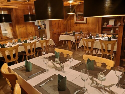 Hotel Plattas, Book Hotel Thusis Grisons