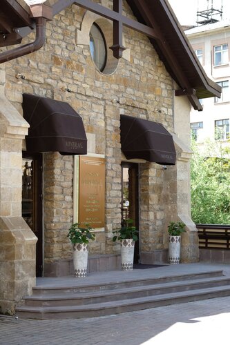 Гостинично-медицинский комплекс PANinter Hotel & Mineral Spa, Забронировать Курортный отель Отели Ставропольского края с парковкой, Парковка