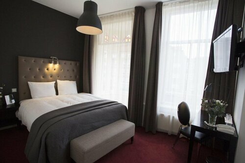 Quentin Amsterdam Hotel, Забронировать Отель Отели Амстердама с парковкой, рядом с Музейная площадь, Парковка