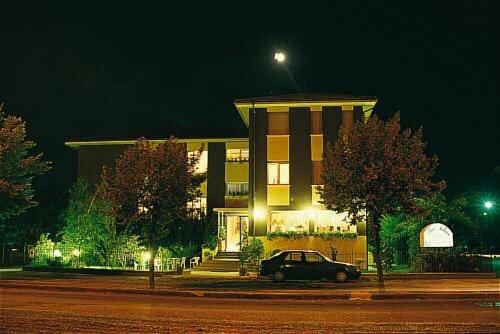 Hotel Mini Palace - Country House, Забронировать Мини-отель Молинелла Провинция Болонья