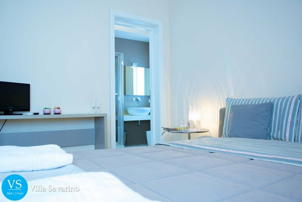 Villa Savarino B&b a Vittoria Piscina con Idromassaggio Campo da Tennis Zona Barbeque Solarium Centro Eventi